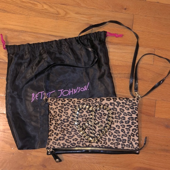 Betsey Johnson Handbags - Vintage Betsey Johnson Leopard Crossbody Bag With Gold Chain Heart